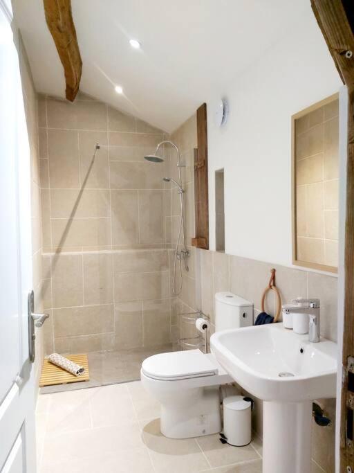 Beautiful 2 Bed Cottage With Swimming Pool Pageas Екстер'єр фото