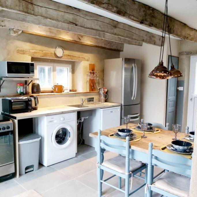 Beautiful 2 Bed Cottage With Swimming Pool Pageas Екстер'єр фото