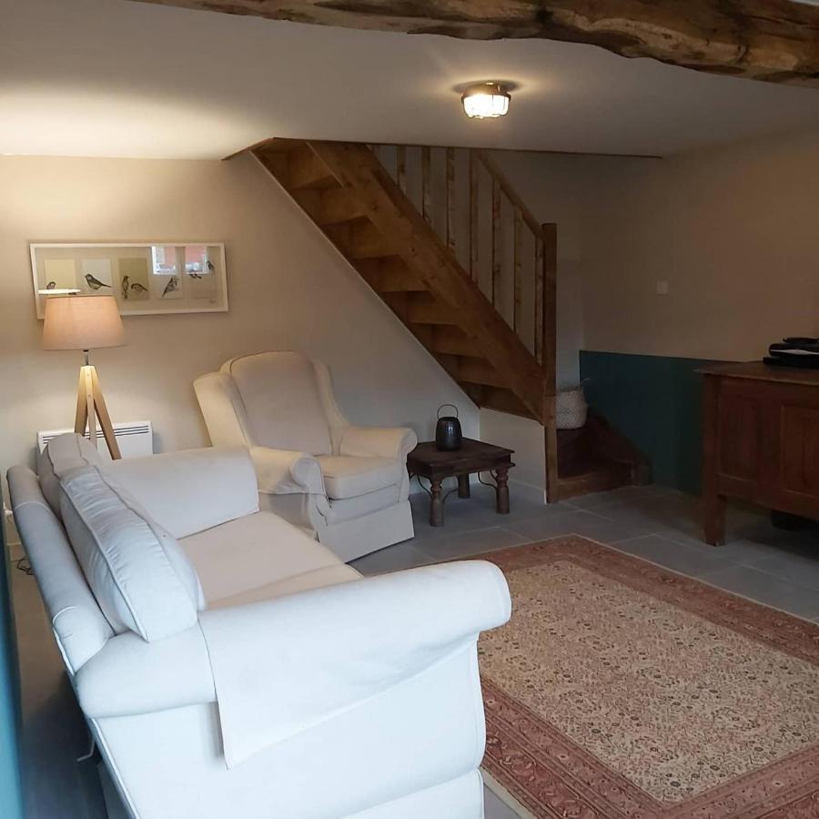 Beautiful 2 Bed Cottage With Swimming Pool Pageas Екстер'єр фото
