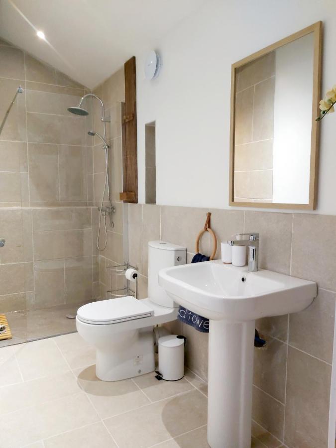 Beautiful 2 Bed Cottage With Swimming Pool Pageas Екстер'єр фото