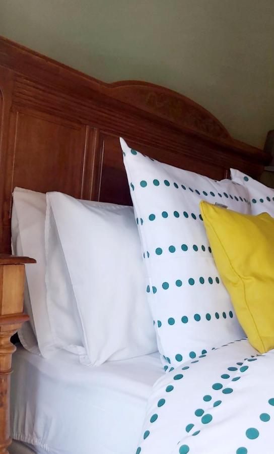 Beautiful 2 Bed Cottage With Swimming Pool Pageas Екстер'єр фото